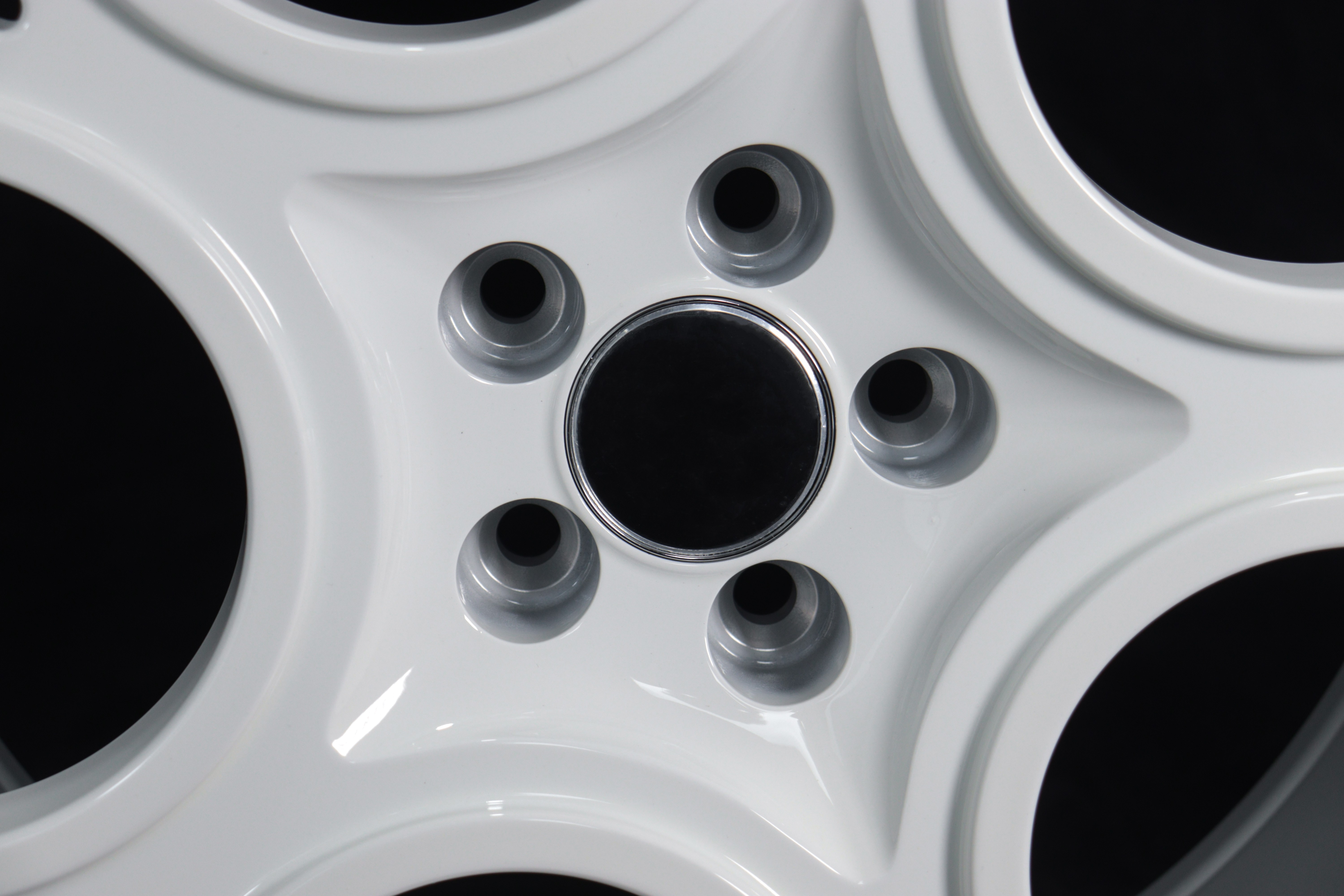 YC bright white high-end custom car hub Chinese